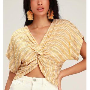 Lulu's Artisan White and Yellow Twist-Front Top